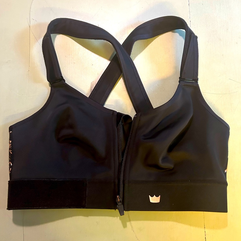 She fit sports bra. Like new